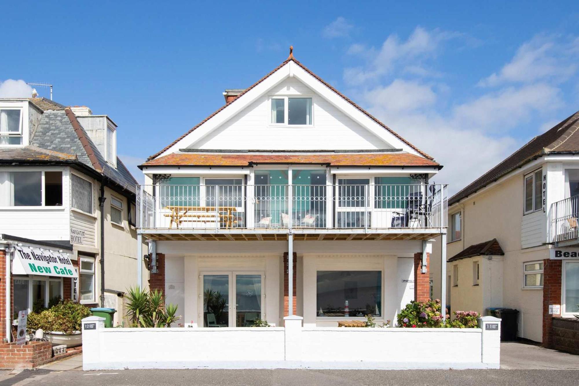 בוגנור רג'יס Absolute Beachfront With Decked Garden Oasis And Views מראה חיצוני תמונה